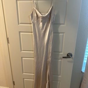 Midi/maxi dress, small slit on the side, gold-ish/champagne color